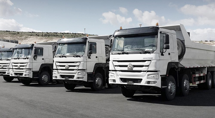 Camion-benne Howo 8X4