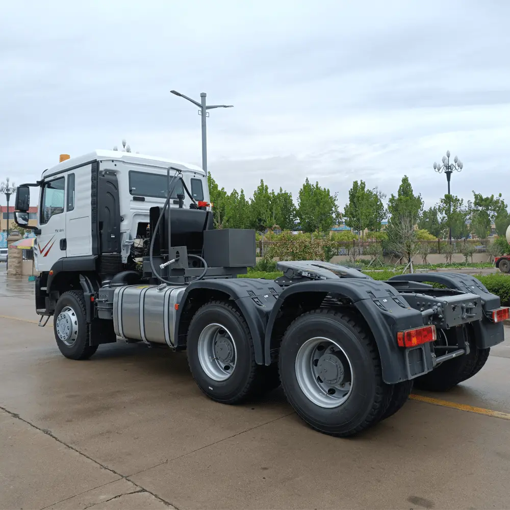 Caminhão Trator HOWO TX 6X4